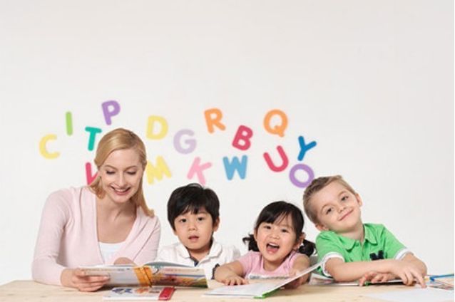 教孩子学习拼音.jpg